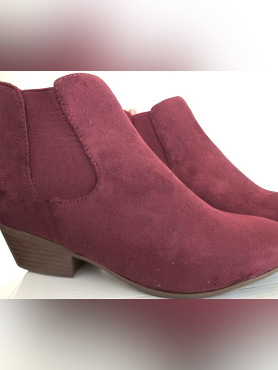 J. Adams Shoes - NIB J. Adams “Chelsea” Almond Toe Faux Suede Bootie With Elastic Side Gores Sz 7